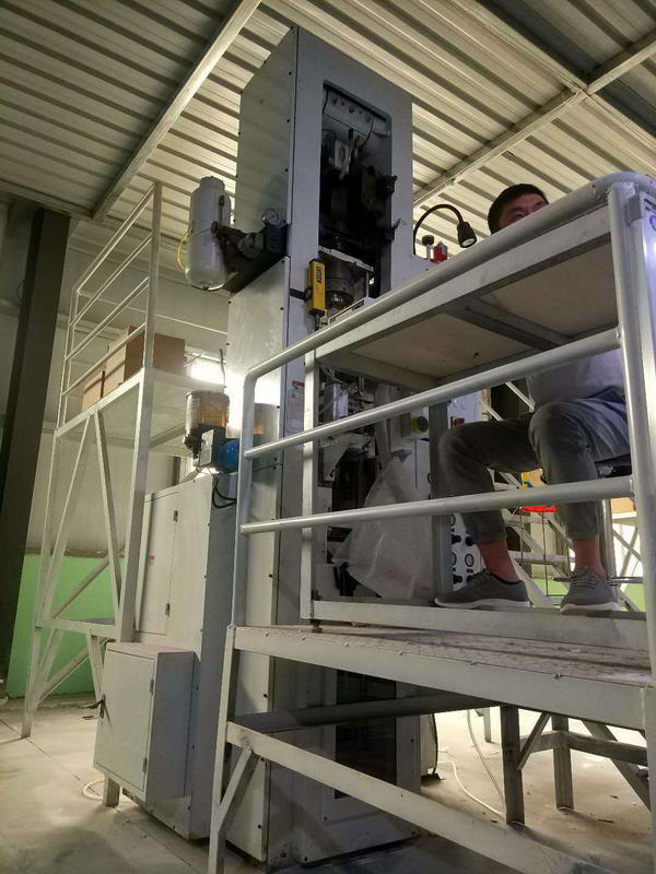 陶瓷壓機